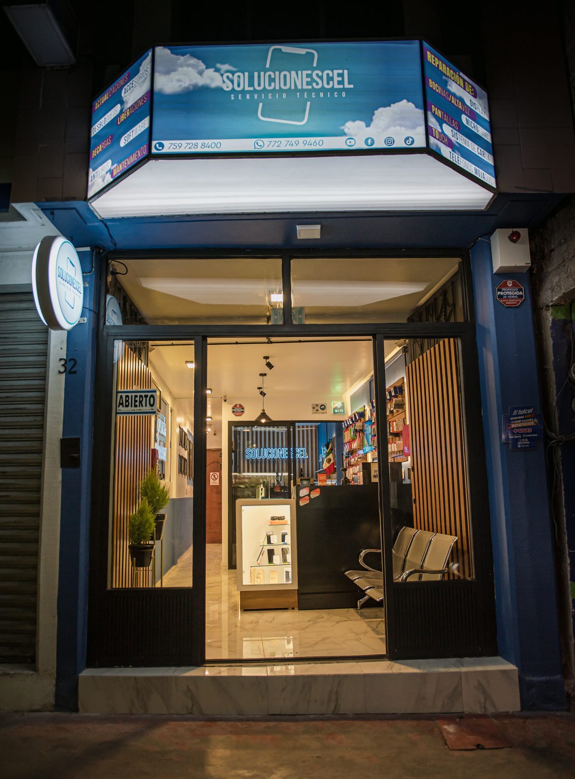 Área de servicio y exhibición Soluciones Cel